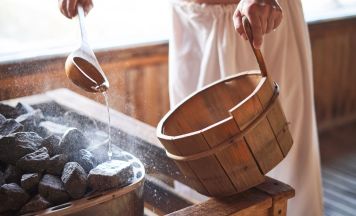 Saunabrand in Salzburg: 14-jährige Urlauberin nach Stichflamme mit Hubschrauber ins Spital