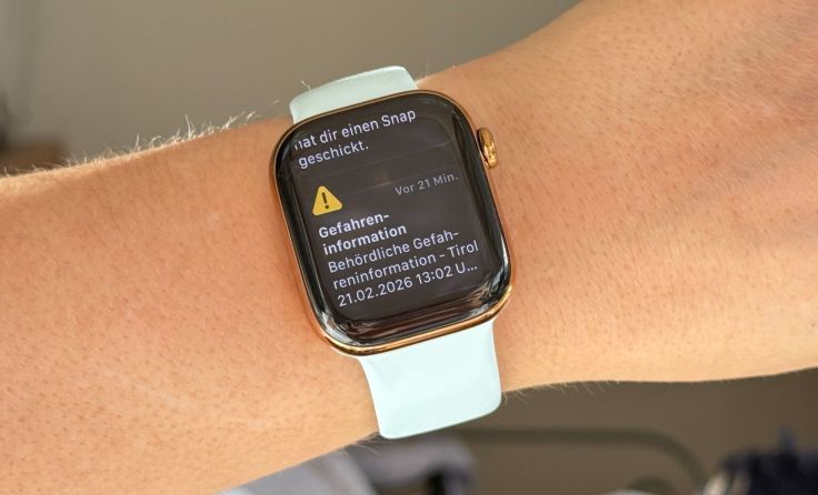 Warnmeldungen kommen auf Smartwatches und Handys (Foto: Tom Leitner)
