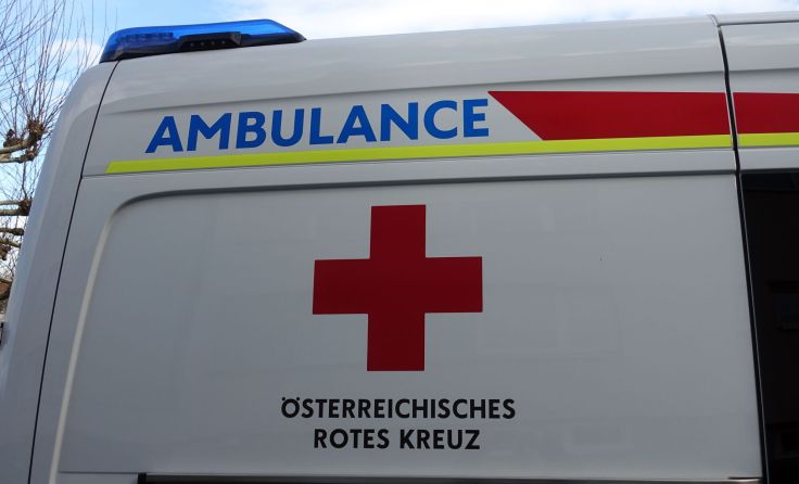 Rettungsfahrzeug vom Roten Kreuz in Österreich (Foto: ZIHE/adobe.stock)