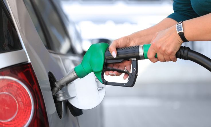 Überlegtes Fahren kann den Spritverbrauch senken. (Foto: fovito/adobe.stock)