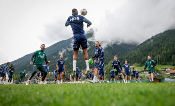 Gipfelstürmer in Blau-Weiß: Schalke 04 kehrt für Sommer-Spektakel nach Tirol zurück