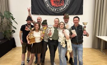 Kartenspiel mit Tradition: 19 Teams beim Hosn Owe-Turnier der Weyregger Krampusse