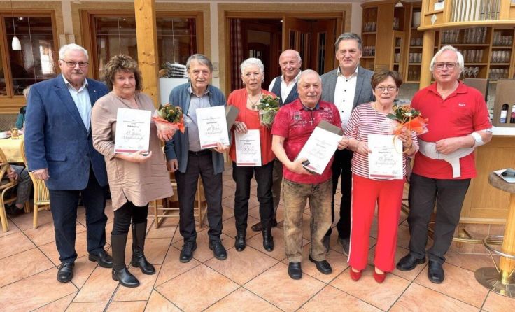 Zahlreiche Ehrungen bei der Jahreshauptversammlung de PV Gschwandt (Foto: Peter Sommer Fotopress)