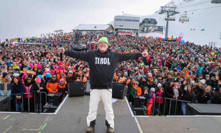 DJ Ötzi bei seiner Gipfeltour im Montafon (Foto: Daniel Scharinger)