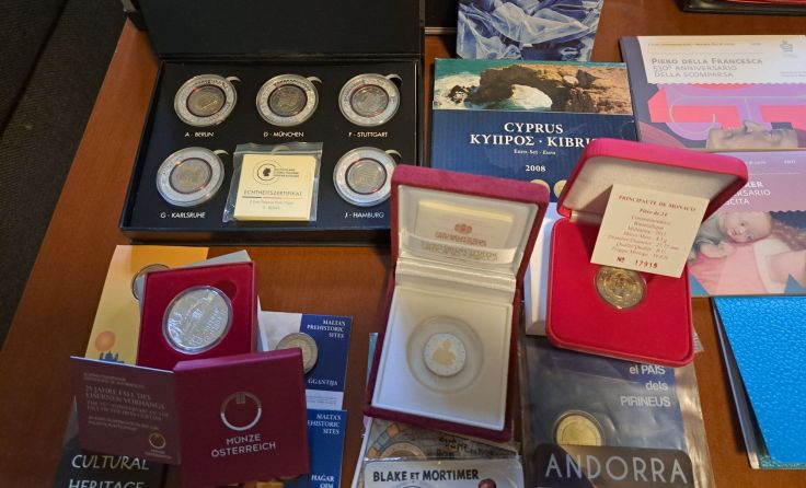 Sammlung aus 159 Münzen aus aller Welt (Foto: Tonka Communications)