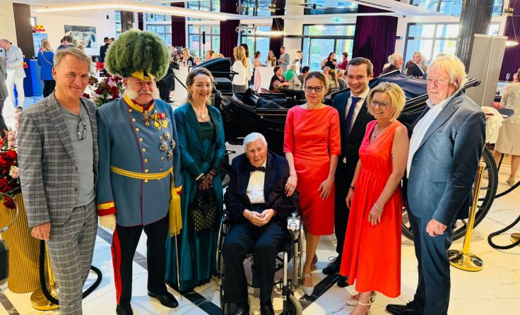 Verantwortliche und Gäste samt Stargast Peter Weck im Grand Elisabeth Bad Ischl (Foto: Tom Leitner)