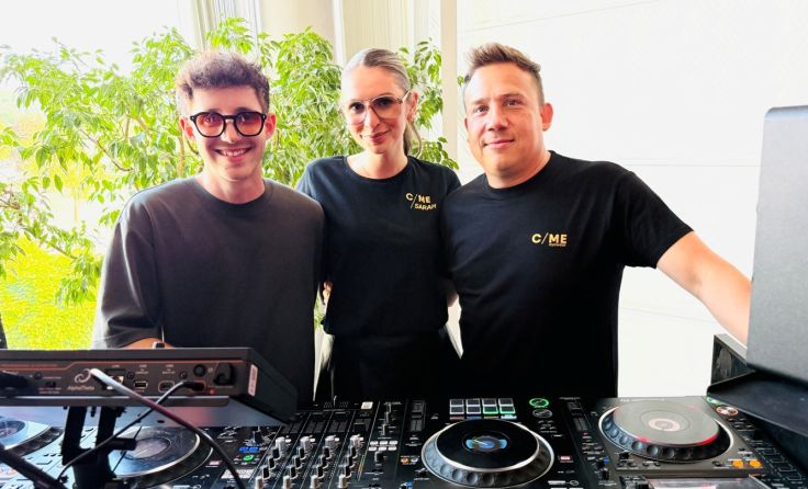 DJ Toby Romeo, Sarah Ramsauer, Torsten Hamberger (United Optics) (v. li.) (Foto: Tom Leitner)