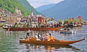 Jahrhundertalte Seeprozession in Hallstatt begeistert zu Fronleichnam