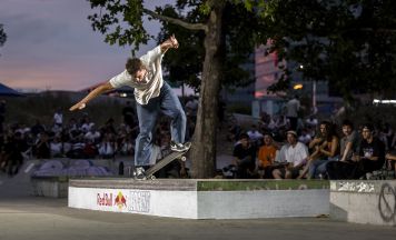 Red Bull LEDGEnds bringt Street-Skateboarding auf den Innsbrucker Marktplatz
