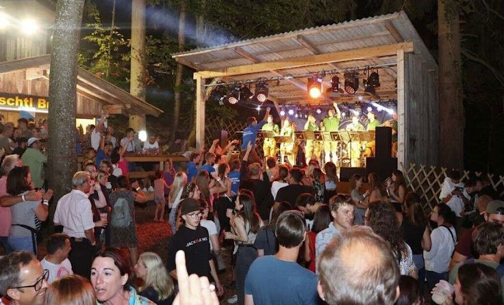 Weyregger Waldfest ist Kult (Foto: Waldfest)