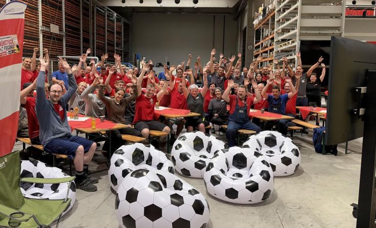 Schatzdorfer-Team startete mit WM-Spiel in den Arbeitstag (Foto: Schatzdorfer)
