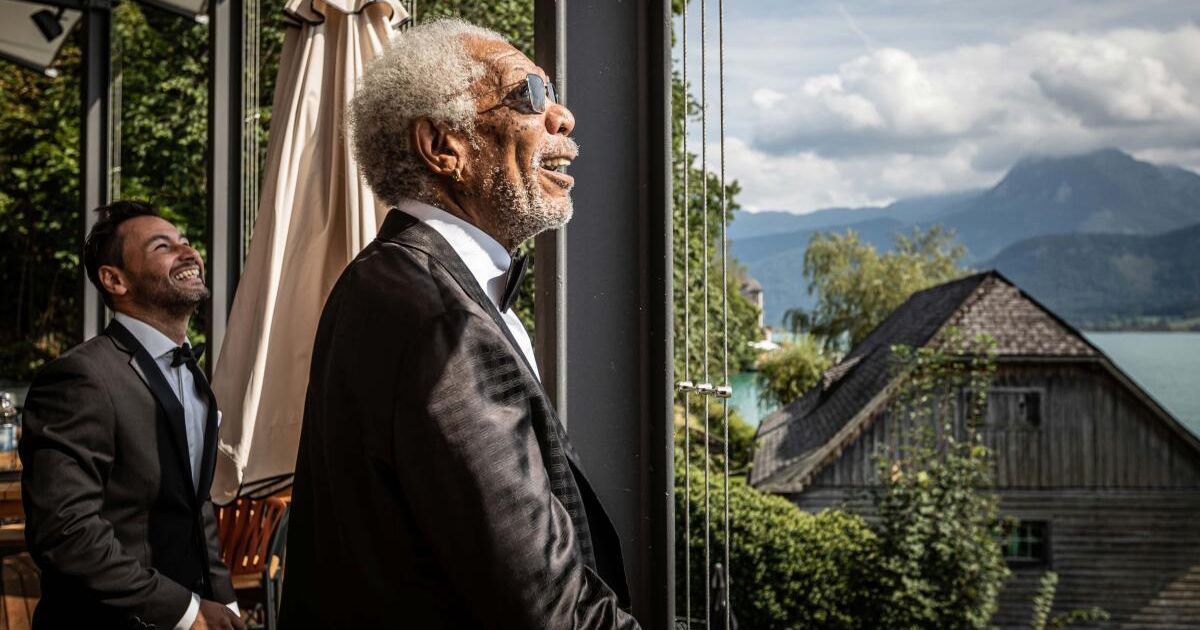 Hollywood star Morgan Freeman returns to Lake Wolfgang for aviation gala