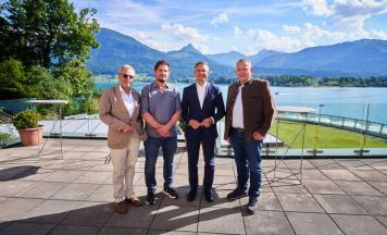 Minister Hattmannsdorfer hörte am Wolfgangsee auf die Sorgen der Betriebe