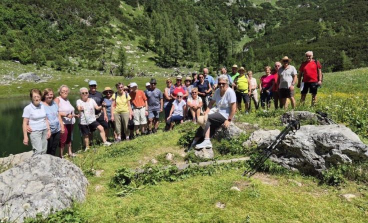 Pensionisten aus Gschwandt beim Ausflug auf der Wurzeralm (Foto: Peter Sommer Fotopress)