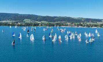 Attersee Grand Prix: Clandesteam segelt zum Sieg bei Wind und Flaute