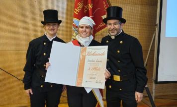 Attergauerin Laura Emeder zählt zu Oberösterreichs besten Rauchfangkehrern