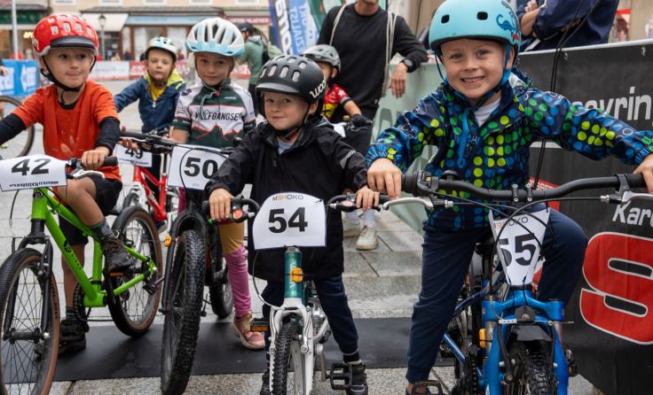 Lustiges Kinder-Radrennen auf Gut Aiderbichl Henndorf. (Foto: Lukas Pilz)