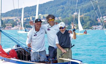 84-Jähriger segelt am Attersee trotz Segelschaden zum Staatsmeistertitel