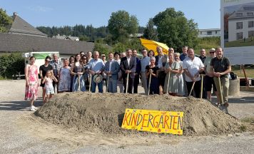 Spatenstich für neuen Vöcklabrucker Stadtkindergarten