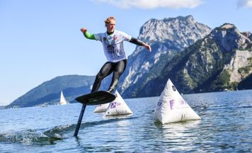 Lakeventure: Pump-Foil-Stars fliegen wieder über den Traunsee