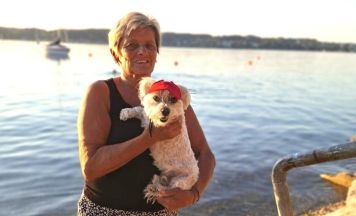 Neues Hundeverbot am Surferbadeplatz in Schörfling sorgt für Widerstand