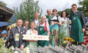 Salzburg startet in die fünfte Jahreszeit: 4.000 feiern in Maria Alm den Bauernherbst