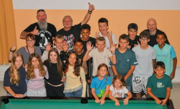 Jugendliche stürmen Ferienspiel im Jugendzentrum Vorchdorf