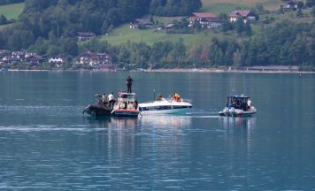 Drama im Attersee: Fluglehrer (25) und Flugschülerin (20) im Wrack