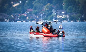 Flugzeugabsturz im Attersee: Tieftaucher sollen in 160 Meter zum Wrack