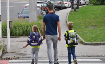 Schulweg vor Schulstart gemeinsam üben