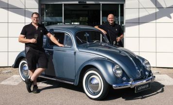 VW Käfer von 1955 bekommt nach 70 Jahren ein zweites Leben
