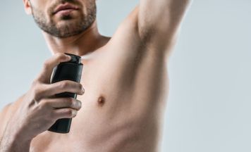 Ekelfaktor oder Geheimwaffe? Das steckt hinter dem „Pheromone-Maxxing“-Trend