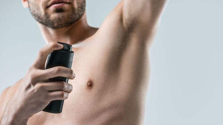 Ekelfaktor oder Geheimwaffe? Das steckt hinter dem „Pheromone-Maxxing“-Trend