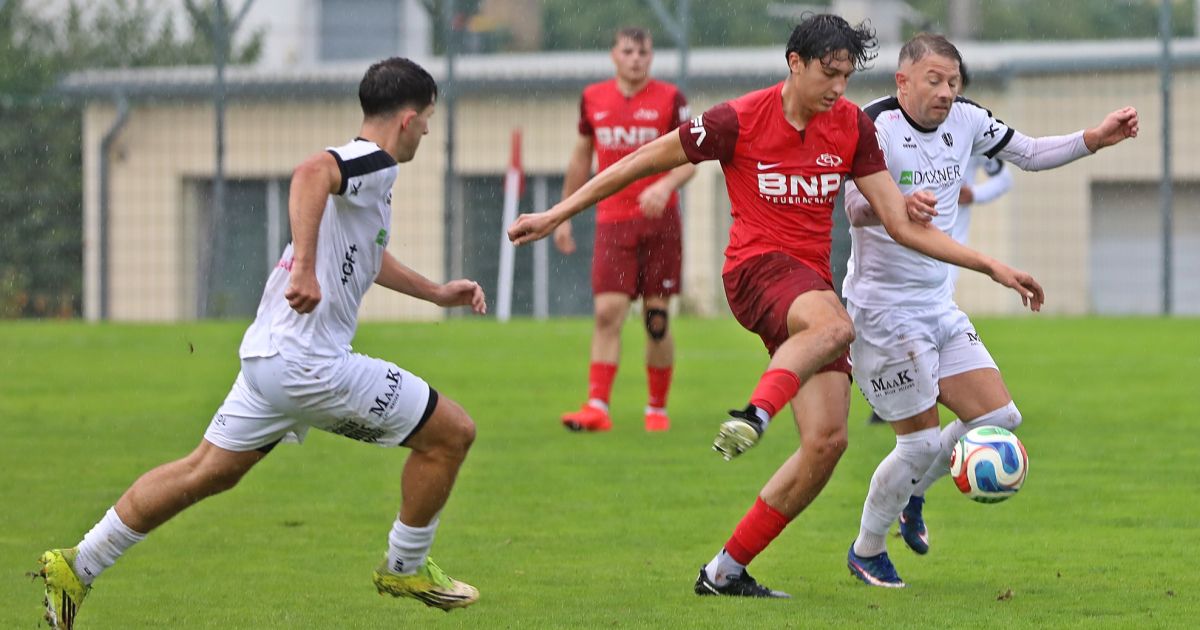 4:3 im Traunsee-Derby: Altmünster siegt trotz Unterzahl