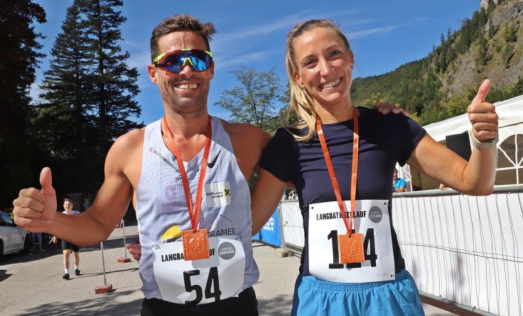 Oliver Pfaffenwimmer und Sabine Steinkogler siegten am Langbathsee (Foto: Hörmandinger)