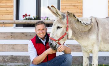 Gut Aiderbichl Deggendorf feiert 20 Jahre mit großem Tierfest