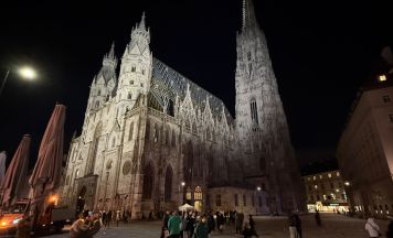 Neue Zutrittsregel: Stephansdom verbietet großes Reisegepäck