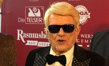 Heino versteigert 1.200 Erinnerungsstücke – auch sein Ehebett