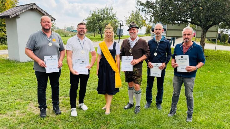 Goldregen beim Oberbayerischen Honigfest: Sparkassenbienen räumen ab