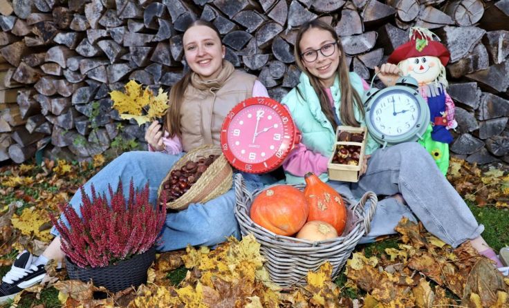 Auch Sophia und Rosi können ab Sonntag eine Stunde länger schlafen (Foto: Hörmandinger)