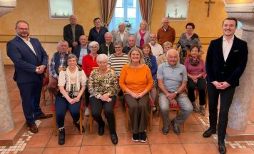 Rekordandrang bei Geburtstagsfeier: 49 Jubilare feierten gemeinsam in Ohlsdorf