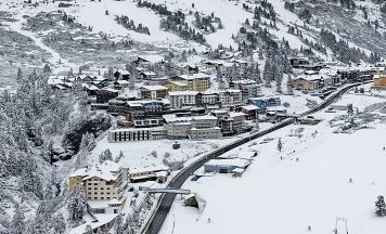 Wintereinbruch in Österreich: Obertauern weiß, Schneeketten am Großglockner