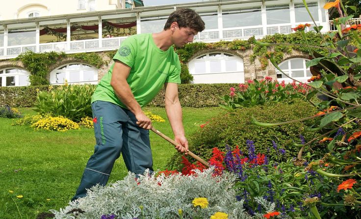 Der Maschinenring sorgt für einen gepflegten Garten. Foto: Maschinenring