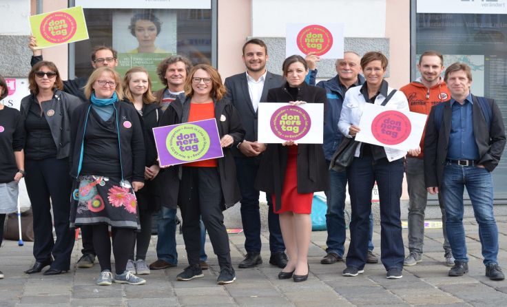 Rund 35 Organisationen unterstützen die Donnerstags-Demo in Linz. Foto: Die Grünen Linz