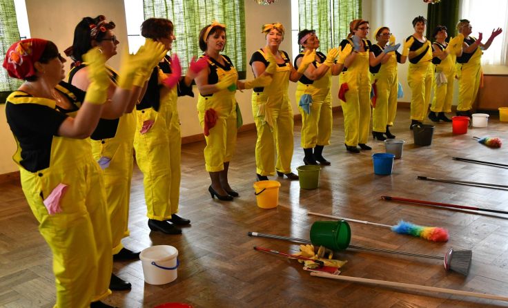 Die ÖVP-Frauen aus Oberneukirchen boten eine besondere Tanzeinlage dar. Foto: Herbert Ganglberger