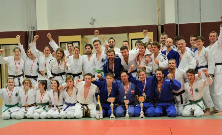 Das Team der Damenliga und der Herrenliga A und B. Foto: Barbara Hinterreiter