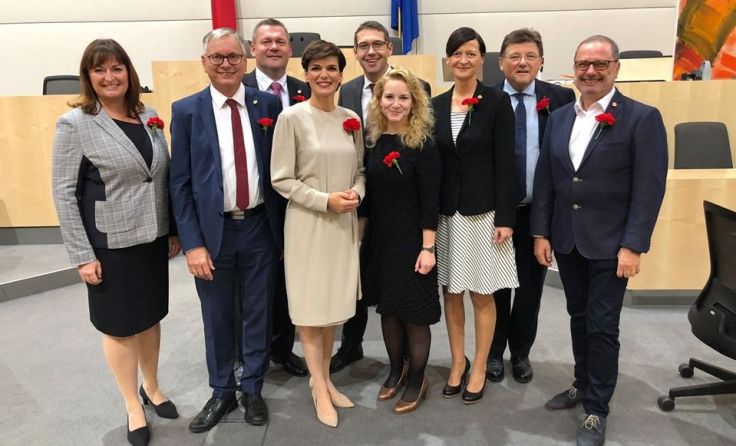 Alois Stöger mit Pamela Rendi-Wagner und den SPÖ-Abgeordneten aus OÖ. Foto: SPÖ
