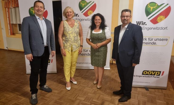 Bürgermeister Herbert Fürst stellte sein Team vor. (Foto: ÖVP Engerwitzdorf)