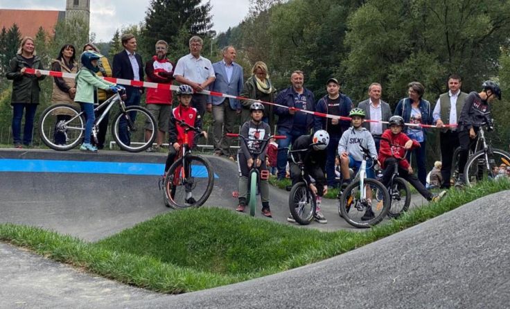 Viele Kinder und Jugendliche ließen sich die Eröffnung nicht entgehen. (Foto: Bgm Reingruber)