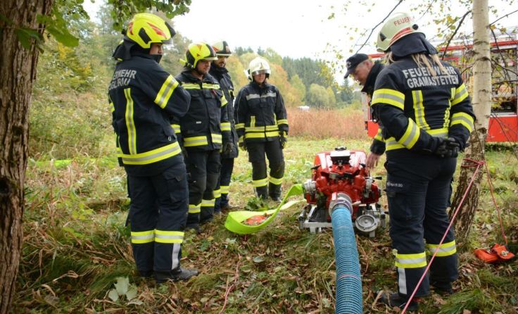 Neben der Theorie standen auch praktische Übungen auf dem Programm. (Foto: Herbert Denkmayr)